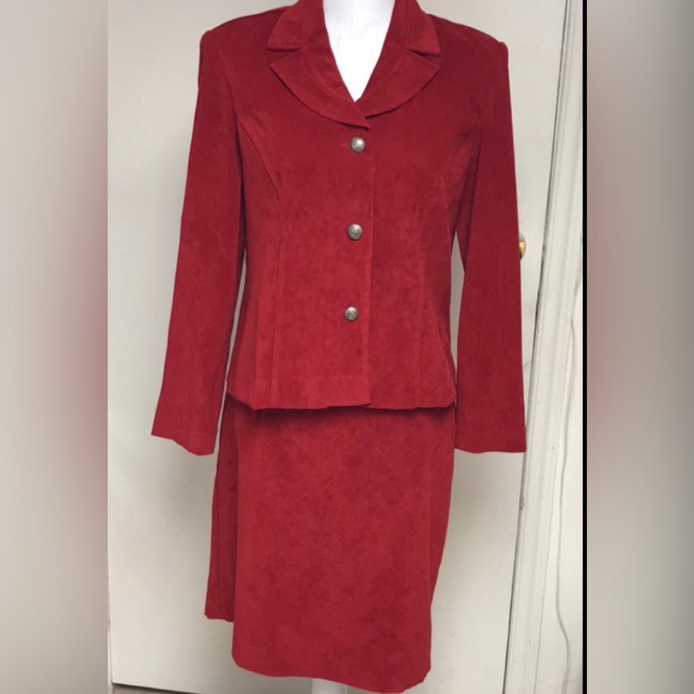 KARIN STEVENS Vintage Red suede skirt suit with adorable buttons size 8p